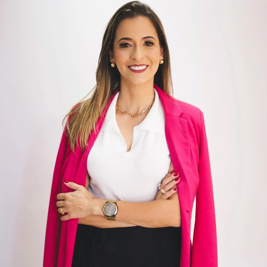 Jaque Bach, psicóloga clínica, em sessão de terapia online